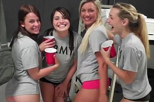 日韩人妻丰满视频网